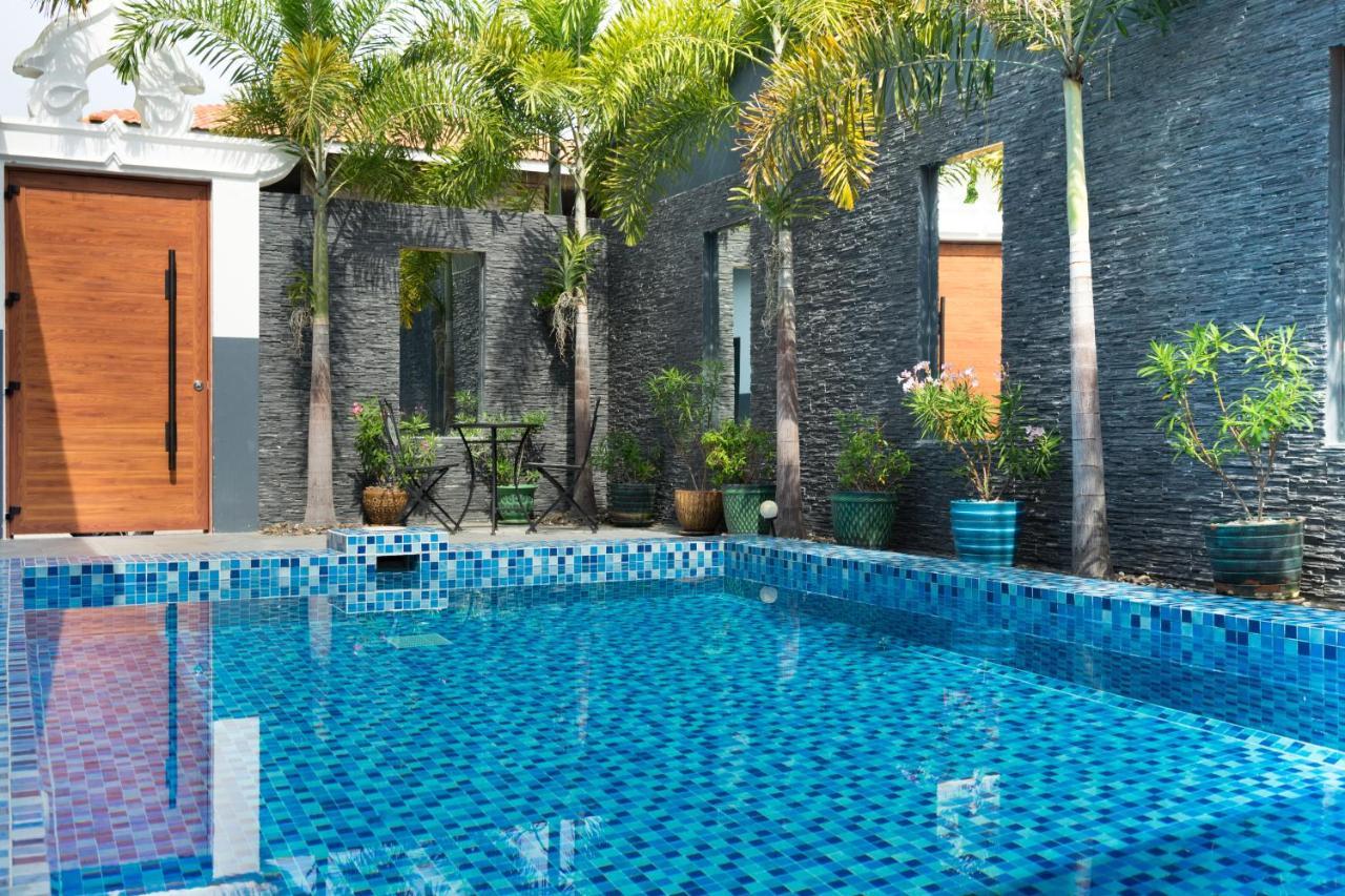 Majestic By Korawan Villa Pattaya Buitenkant foto