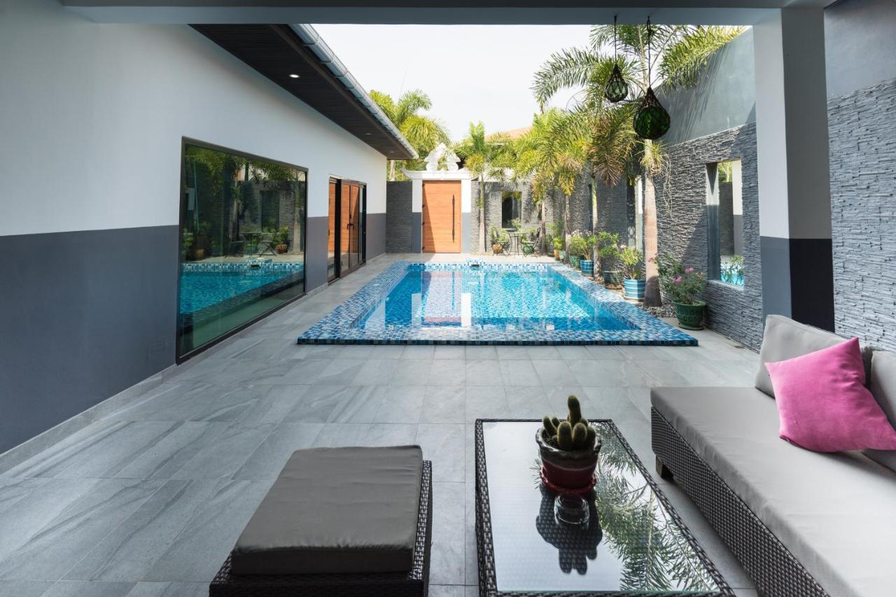 Majestic By Korawan Villa Pattaya Buitenkant foto
