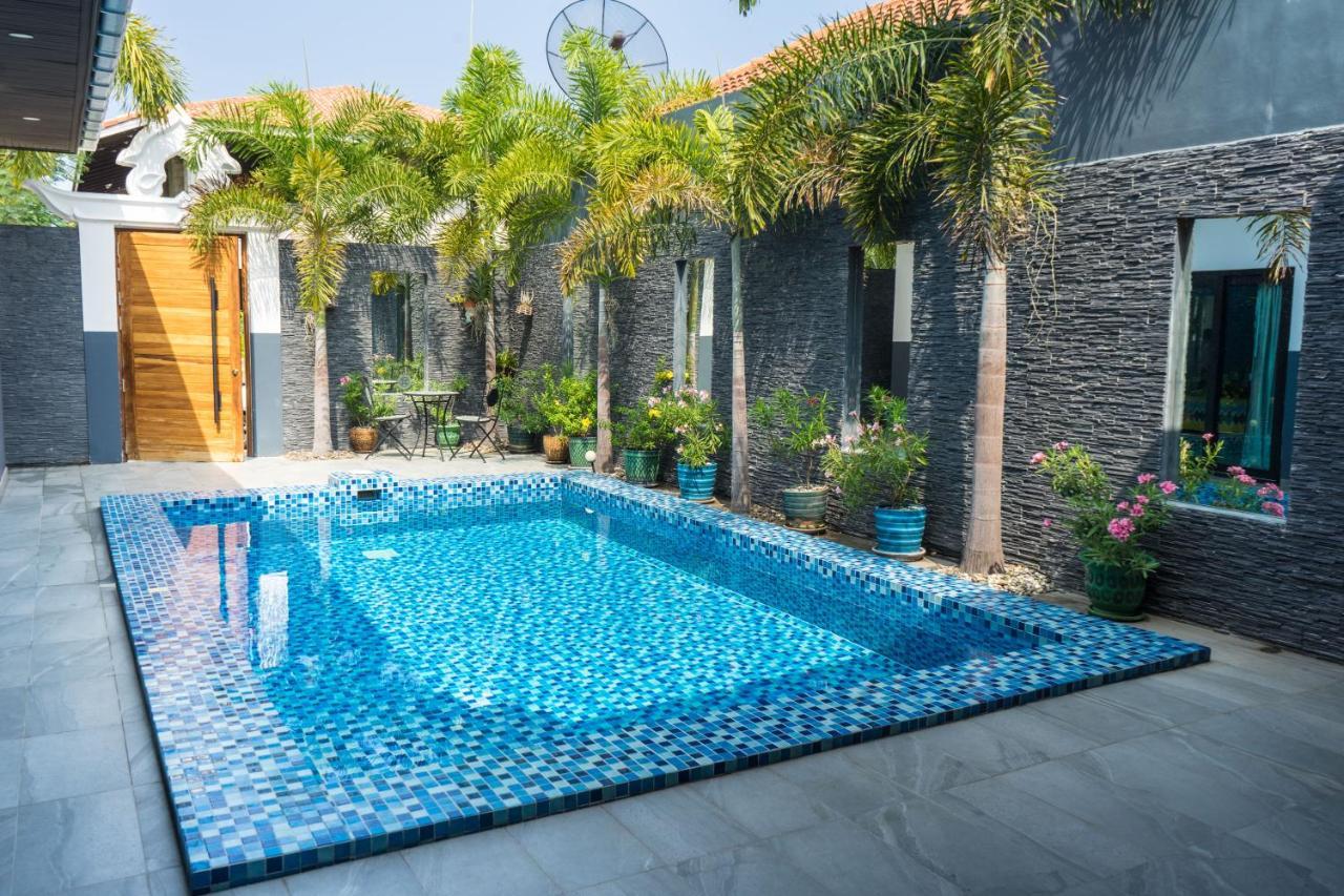 Majestic By Korawan Villa Pattaya Buitenkant foto