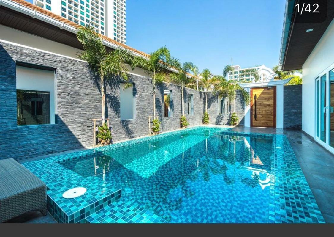 Majestic By Korawan Villa Pattaya Buitenkant foto
